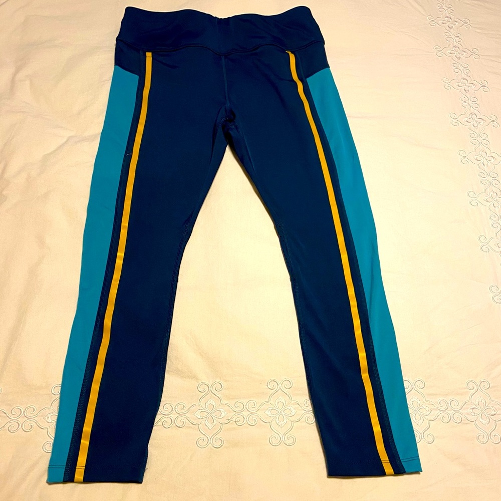 Avía yoga leggings size L ( 12-14 )